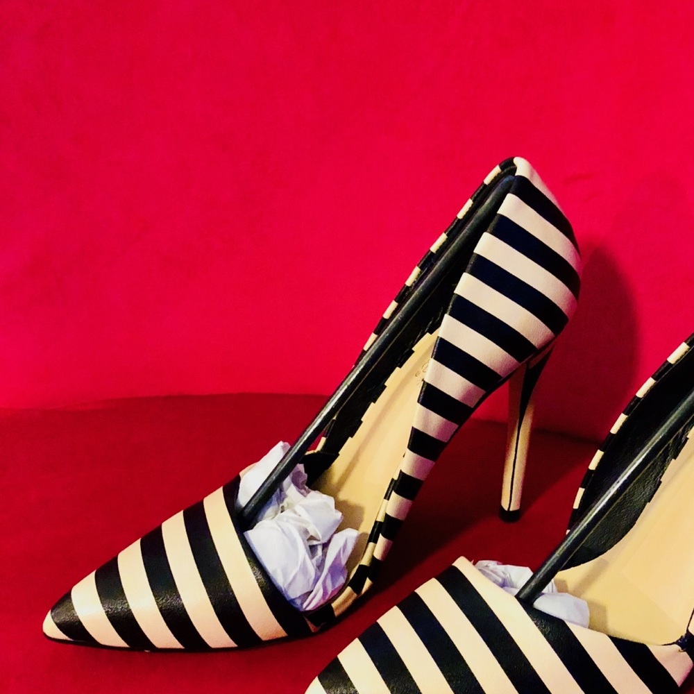 Shoe Dazzle striped heels